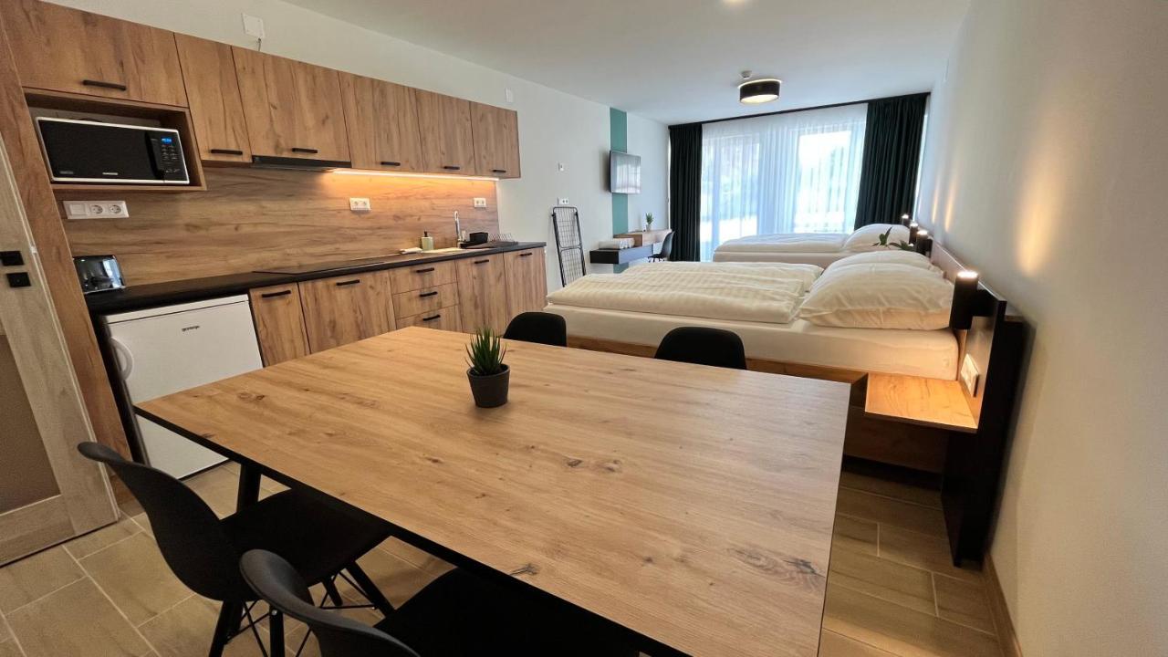 Rezidex Apartmanhaz Сегед Екстер'єр фото