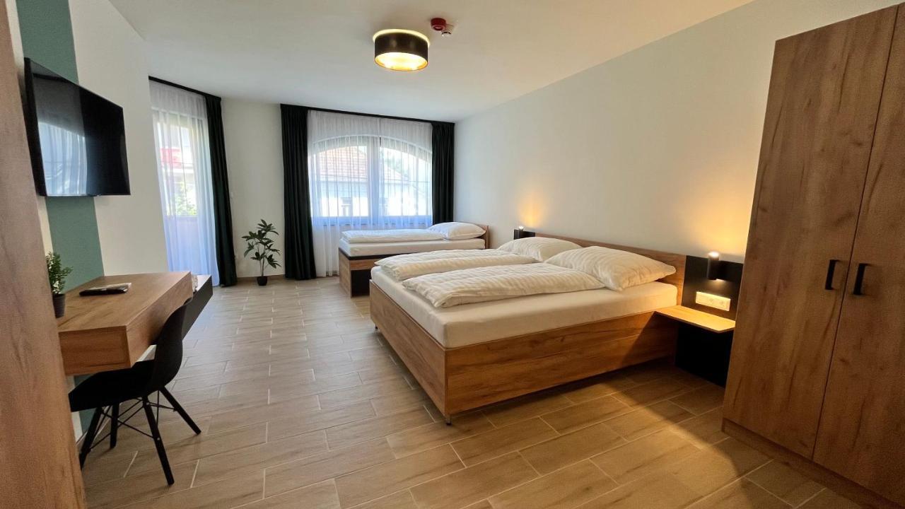 Rezidex Apartmanhaz Сегед Екстер'єр фото