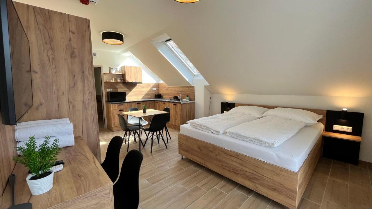 Rezidex Apartmanhaz Сегед Екстер'єр фото
