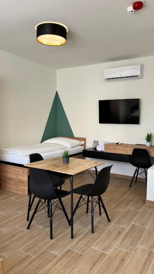 Rezidex Apartmanhaz Сегед Екстер'єр фото